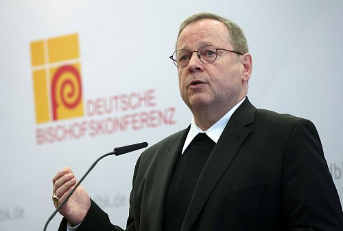 Der Vorsitzende der Deutschen Bischofskonferenz, Bätzing, findet, "Wir sind Kirche" begleite konstruktiv. (Archivbild) - © Karl-Josef Hildenbrand/dpa