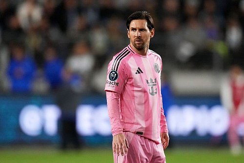 Lionel Messi bestreitet mit Inter Miami das Auftaktspiel. - © Mark J. Terrill/AP/dpa