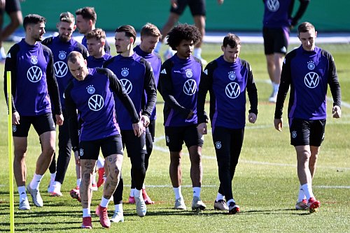 Nach einem Teamabend beim Italiener stand noch das Abschlusstraining in Dortmund an. - © Federico Gambarini/dpa