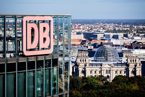 Die Deutsche Bahn hat eine neue Chefin. - © Christoph Soeder/dpa