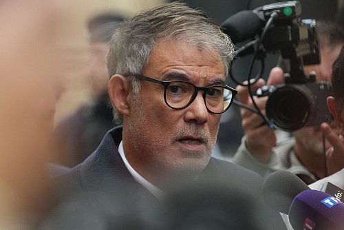 Wird Sozialistenchef Faure neuer französischer Premier? - © Christophe Ena/AP/dpa