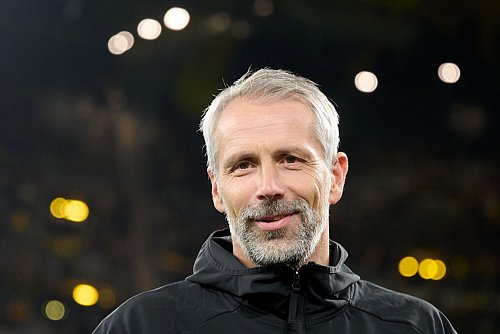 Leipzig-Coach Marco Rose kassiert mit seinem Team die erste Saison-Niederlage - © Bernd Thissen/dpa