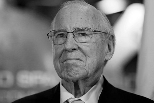 Jim Lovell starb im Alter von 97 Jahren in Lake Forest im US-Bundesstaat Illinois. (Archivbild) - © Kamil Krzaczynski/FR136454 AP/AP/dpa