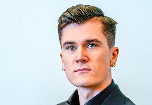Jakob Ingebrigtsen sagte vor Gericht gegen seinen Vater Gjert aus. - © Lise Åserud/NTB/dpa