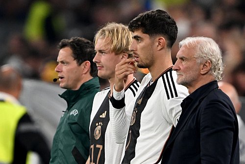Julian Brandt kehrt ins DFB-Team zurück. Auch Kai Havertz ist wieder dabei. - © Federico Gambarini/dpa