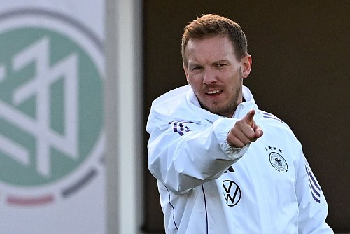 Julian Nagelsmann setzt zum Jahresausklang auf zwei Rückkehrer und einen Neuling. - © Arne Dedert/dpa