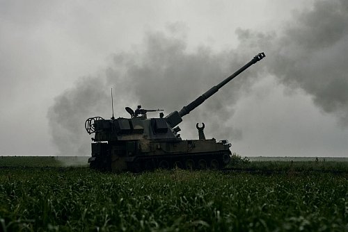 Tschechien sammelt wieder Unterstützer, um Munition für die Ukraine zu kaufen. (Archivbild) - © -/AP/LIBKOS/dpa