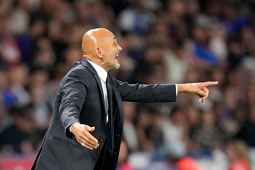Italien-Coach Luciano Spalletti erwartet einen offenen Schlagabtausch gegen Deutschland. - © Michel Euler/AP/dpa