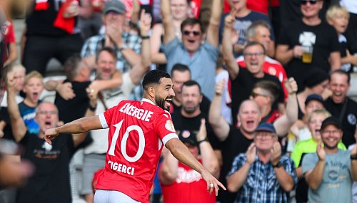 Tolcay Cigerci lässt Energie Cottbus früh jubeln. - © Robert Michael/dpa