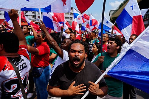 Demonstranten protestierten gegen die US-Ansprüche auf den Panamakanal. - © Enea Lebrun/dpa
