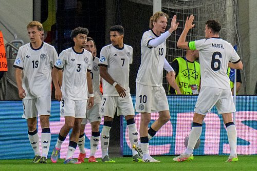 Die deutschen Spieler konnten gegen Frankreich jubeln - © Veronika Mihalikova/TASR Slovakia/AP/dpa