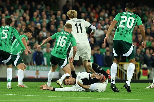 Es ging hart zur Sache in Belfast. - © Christian Charisius/dpa
