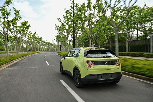 Auf zu großer Fahrt? Nun, die Batterie lässt ganz lange Strecken am Stück nicht wirklich zu. - © Nio/dpa-tmn
