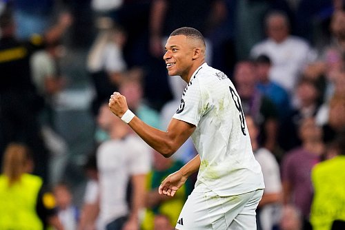 Kylian Mbappé trifft bei seinem Debüt für Real Madrid in der Königsklasse. - © Manu Fernandez/AP/dpa