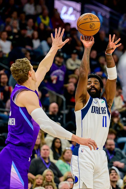 Kyrie Irving überragte bei den von Verletzungen geplagten Dallas Mavericks. - © Tyler Tate/AP/dpa