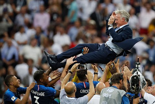 Unter Deschamps wurden Les Bleus 2018 Weltmeister. - © Francisco Seco/AP/dpa