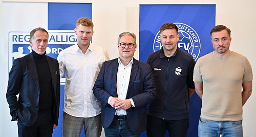 Initiative will Veränderung der Aufstiegsregelung in der Regionalliga - © Sebastian Christoph Gollnow/dpa