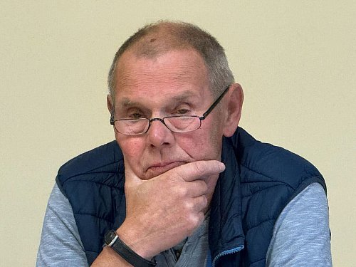 Der Klützer Bürgermeister Jürgen Mevius nennt finanzielle Gründe für die Ausladung von Michel Friedman. - © Iris Leithold/dpa