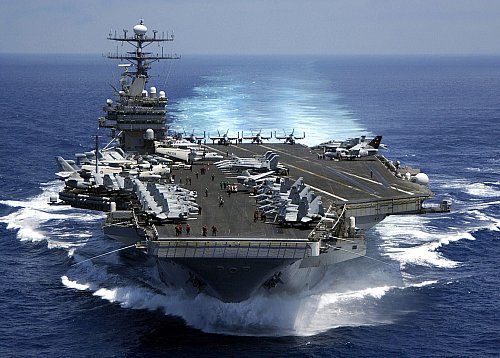Das US-Militär hat seine Präsenz im Nahen Osten verstärkt - aber allein für defensive Zwecke, betont die Regierung. (Archivbild) - © Dusty Howell / U.s. Navy Handout/epa/dpa