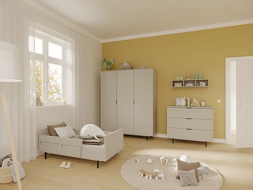 Wenn Möbelstücke mitwachsen: Aus dem einstigen Babybett von Germania ist hier mit Hilfe von Umbauteilen ein Kinderbett geworden. - © Germania/VDM/dpa-tmn