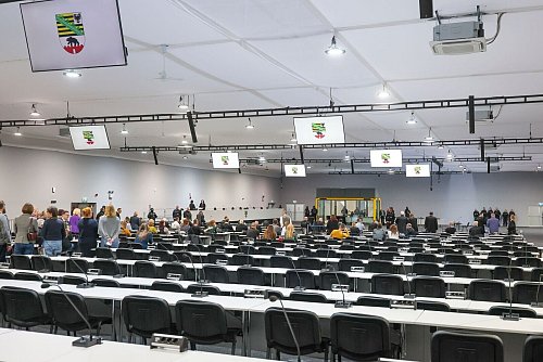 Blick in den temporären Gerichtsgebäude des Landgerichtes Magdeburg. - © Jan Woitas/dpa