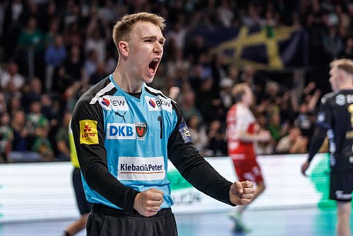 Lasse Ludwig ist hinter Andi Wolff und David Späth der dritte DHB-Keeper. (Archivbild) - © Andreas Gora/dpa