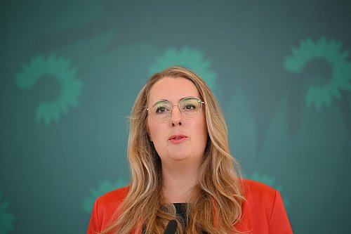 Die Co-Vorsitzende der Grünen-Bundestagsfraktion, Katharina Dröge, erwartet von der Union konkrete Aussagen zu einer Initiative für mehr Steuergerechtigkeit. (Archivbild) - © Helena Dolderer/dpa