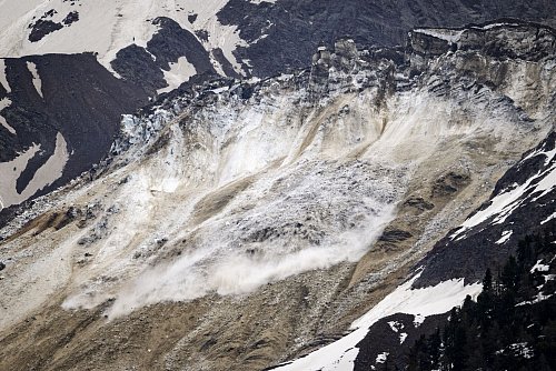 Hoch in den Bergen ging die Katastrophe los. - © Jean-Christophe Bott/KEYSTONE/dpa