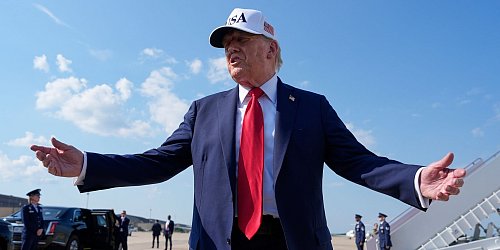 US-Präsident Trump glaubt an die Gesprächsbereitschaft des Irans. - © Alex Brandon/AP/dpa