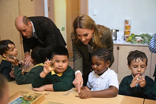 Gemeinsam mit Prinz William besuchte Kate eine Schulklasse im Natural History Museum. - © Eddie Mulholland/Pool Daily Telegraph/AP/dpa