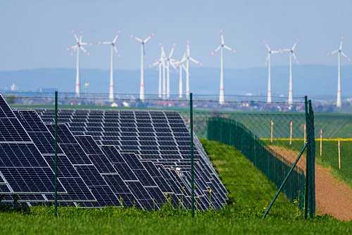 Wie geht es weiter mit dem Ökostrom-Ausbau? (Symbolbild) - © Andreas Arnold/dpa
