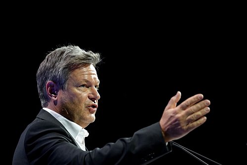 Der beste Weg wäre eine Einigung auf einen Nachtragshaushalt für das laufende Jahr, sagte Minister Habeck. - © Kay Nietfeld/dpa