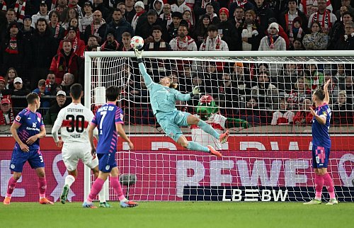 Zur Stelle: Torwart-Rückkehrer Robin Zentner - © Marijan Murat/dpa