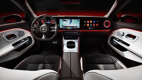 Moderne Zeiten: Riesige Bildschirmlandschaften und luxuriöse Materialien zieren je nach Ausstattung das Interieur. - © Mercedes-Benz AG/dpa-tmn