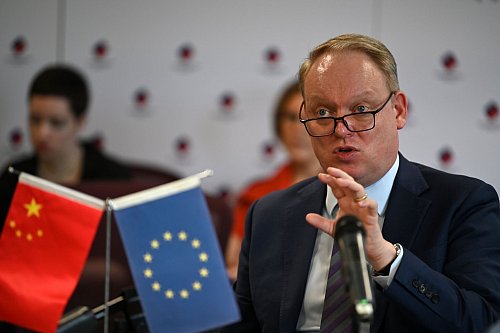 Die EU-Handelskammer fordert China auf, jetzt zu handeln, damit das Land für ausländische Firmen attraktiv bleibt. - © Johannes Neudecker/dpa