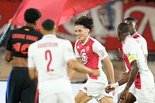 Monacos Maghnes Akliouche (m) traf zur 1:0-Führung. - © Laurent Cipriani/AP