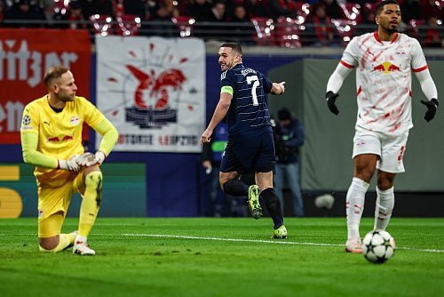 Hiflos und Chancenlos: RB Leipzig kassiert die sechste Niederlage - © Jan Woitas/dpa