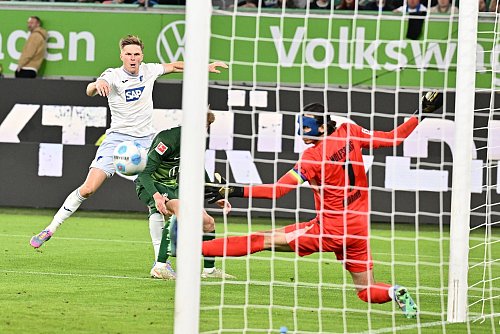 Tor für Hoffenheim: Marius Bülter trifft zum 2:2. - © Swen Pförtner/dpa