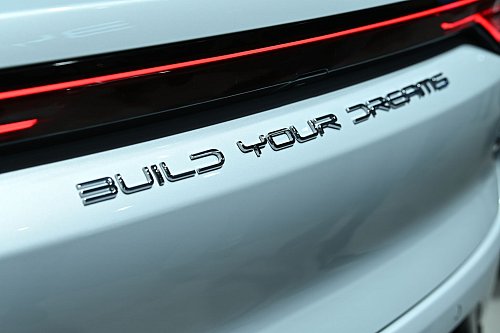 BYD ist der E-Autoprimus in China und konnte die Preise für seine Fahrzeuge deutlich senken. (Archivbild) - © Johannes Neudecker/dpa