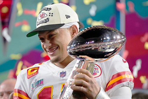 Mahomes hat die Eagles schon mal geschlagen in einem Super Bowl. - © Matt Slocum/AP/dpa