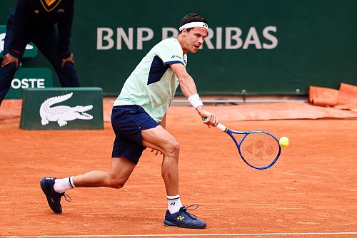 Daniel Altmaier hat bei den French Open für die erste große Überraschung gesorgt. - © Frank Molter/dpa