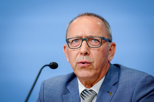 Auch Sachsens-AfD-Chef Jörg Urban reist mit nach Russland. (Archivbild) - © Kay Nietfeld/dpa