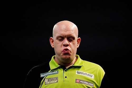 Van Gerwen muss in Berlin zurückziehen. - © Zac Goodwin/PA Wire/dpa