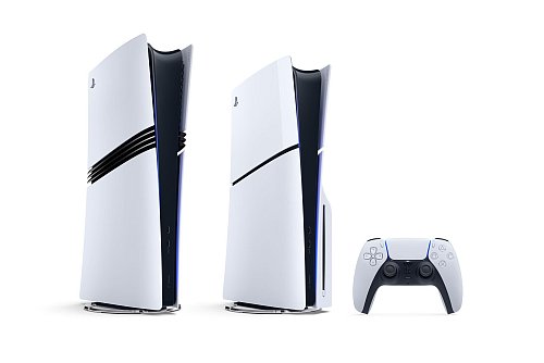 Links die neue PS5 Pro ohne Laufwerk, rechts die PS5 Slim mit Blu-ray-Laufwerk. - © Sony Interactive Entertainment/dpa-tmn