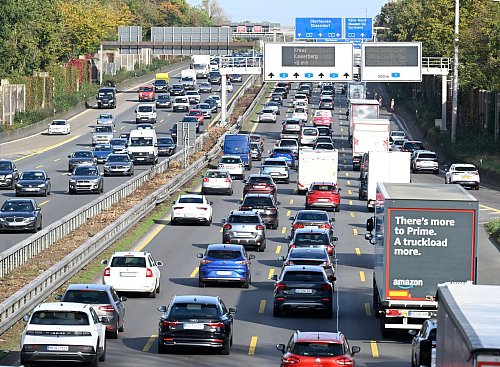 Einzelne Verbindungen im Autobahnkreuz Leverkusen-West stehen weiterhin zur Verfügung. (Archivbild) - © Roberto Pfeil/dpa