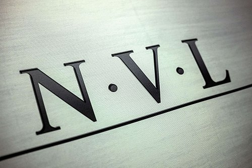 Der Schiffsbauer NVL betreibt vier Werften in Deutschland. (Archivbild) - © Sina Schuldt/dpa