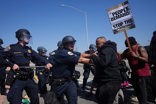 Die Proteste in LA gingen weiter. - © Eric Thayer/AP/dpa