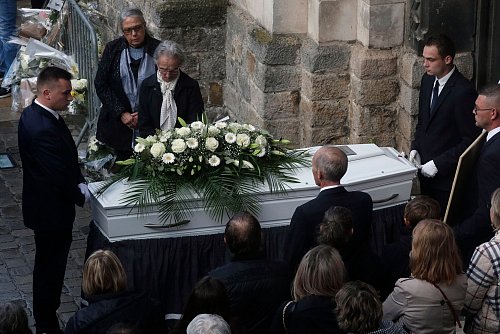 Der Mord an Lola sorgte in ganz Frankreich für Entsetzen. (Archivbild) - © Michel Spingler/AP/dpa