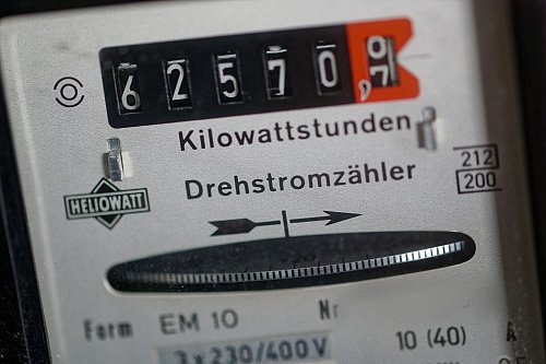 Mit einem Wechsel des Stromanbieters lässt sich sparen. - © Henning Kaiser/dpa
