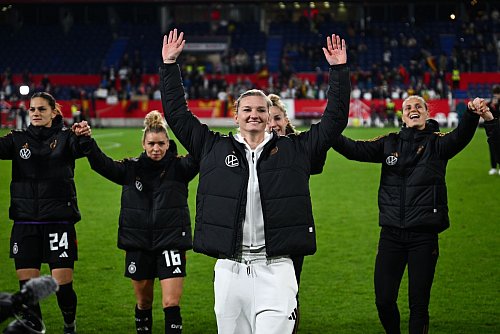 Alexandra Popp ist als Nationalspielerin nun Geschichte. - © Sebastian Gollnow/dpa